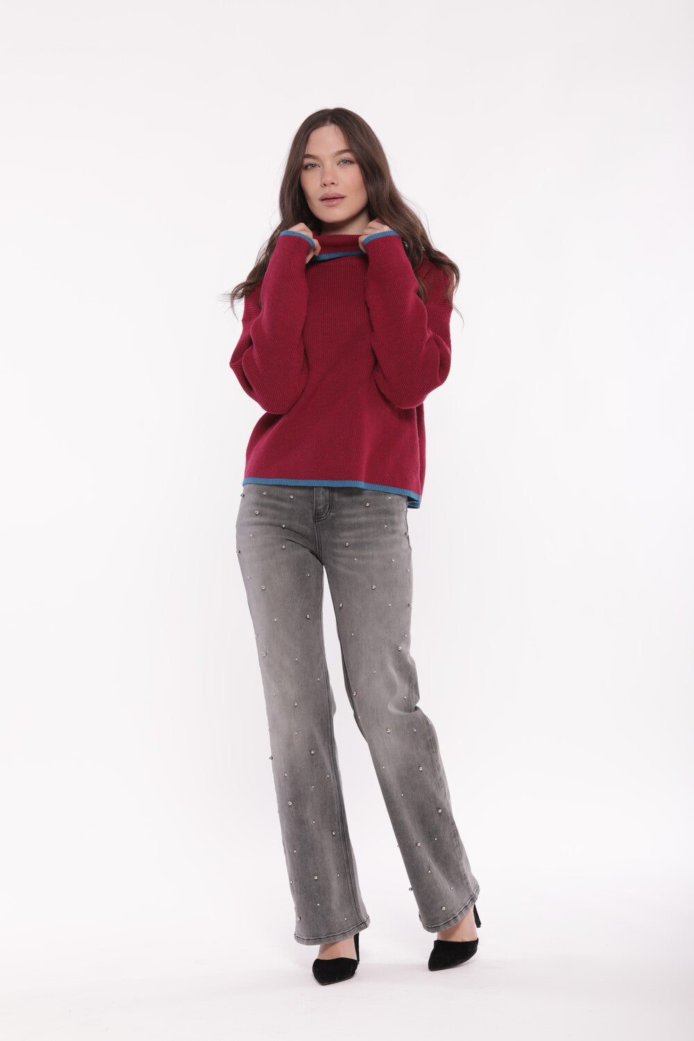MAGLIA A COLLO ALTO OVER CON BORDI A CONTRASTO