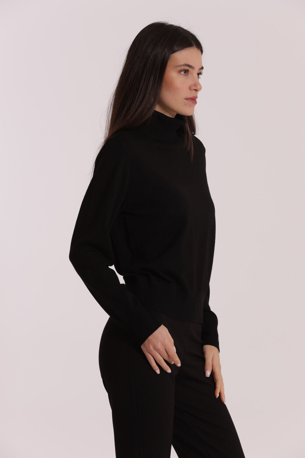 MAGLIA COLLO ALTO IN MANO FREDDA