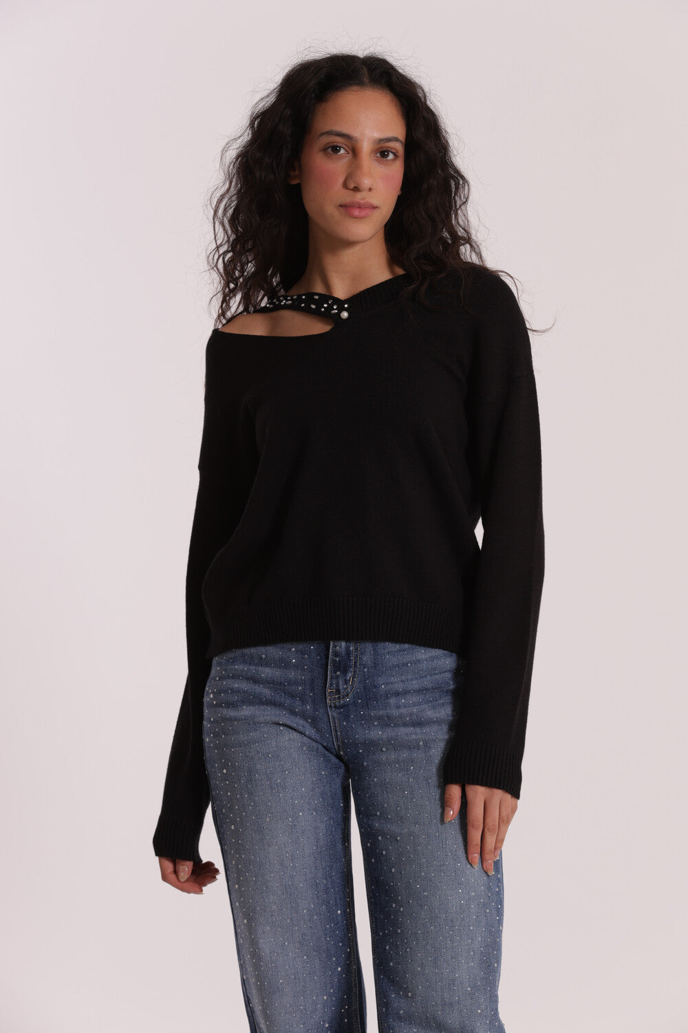 MAGLIA SCOLLO V CUT OUT CON STRASS