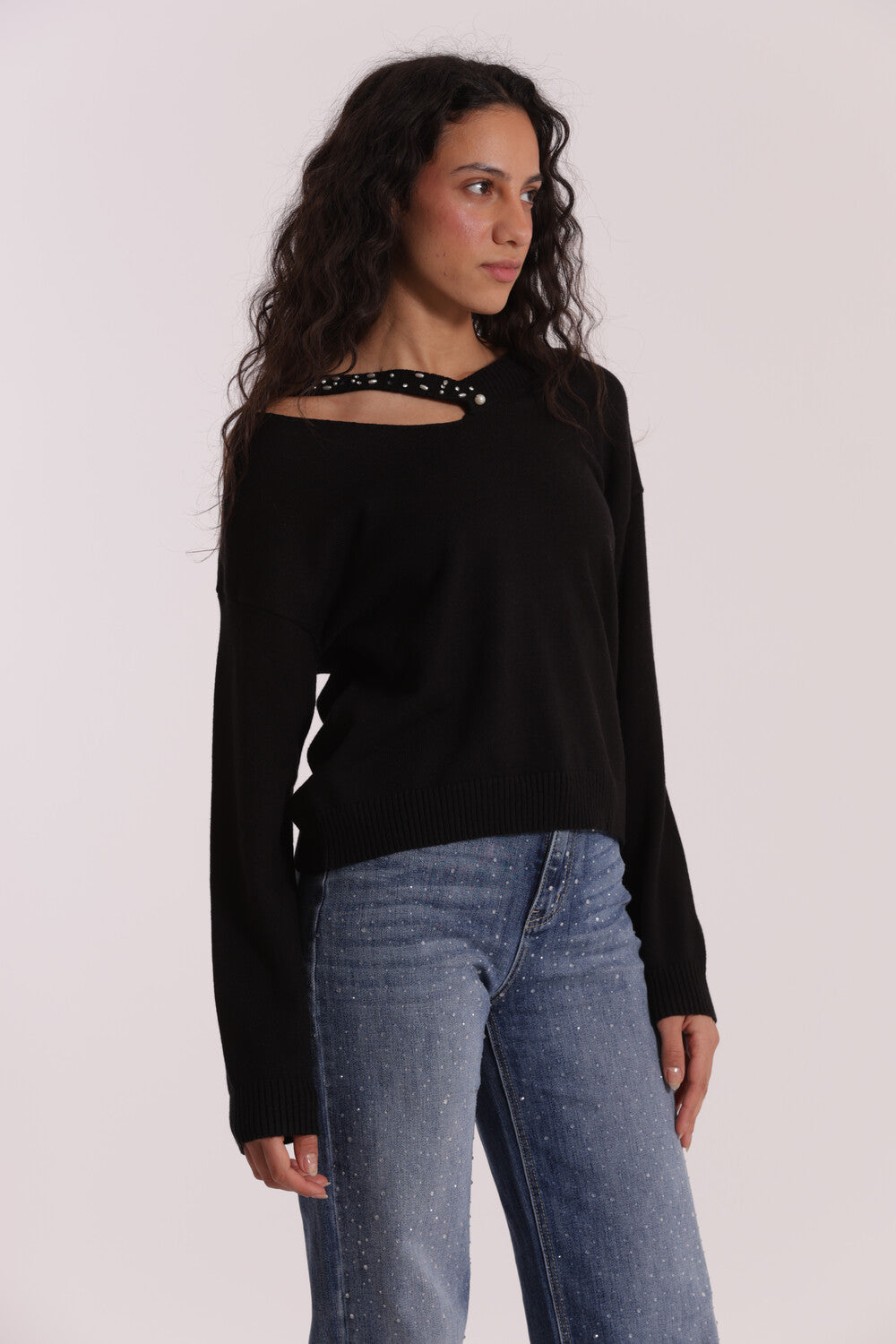 MAGLIA SCOLLO V CUT OUT CON STRASS