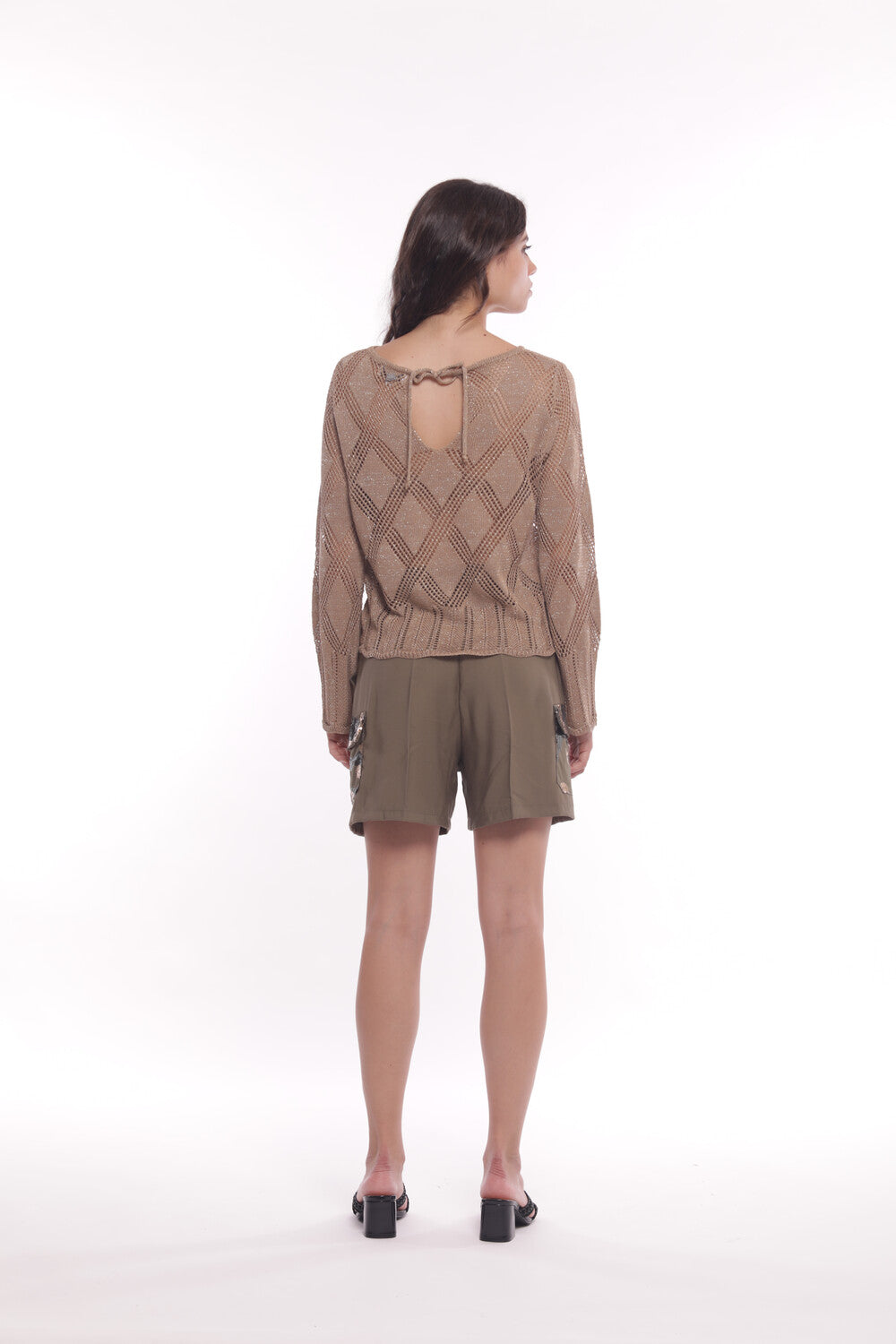 PANTALONE SHORT CON MOTIVO MILITARE IN PAILLETTES