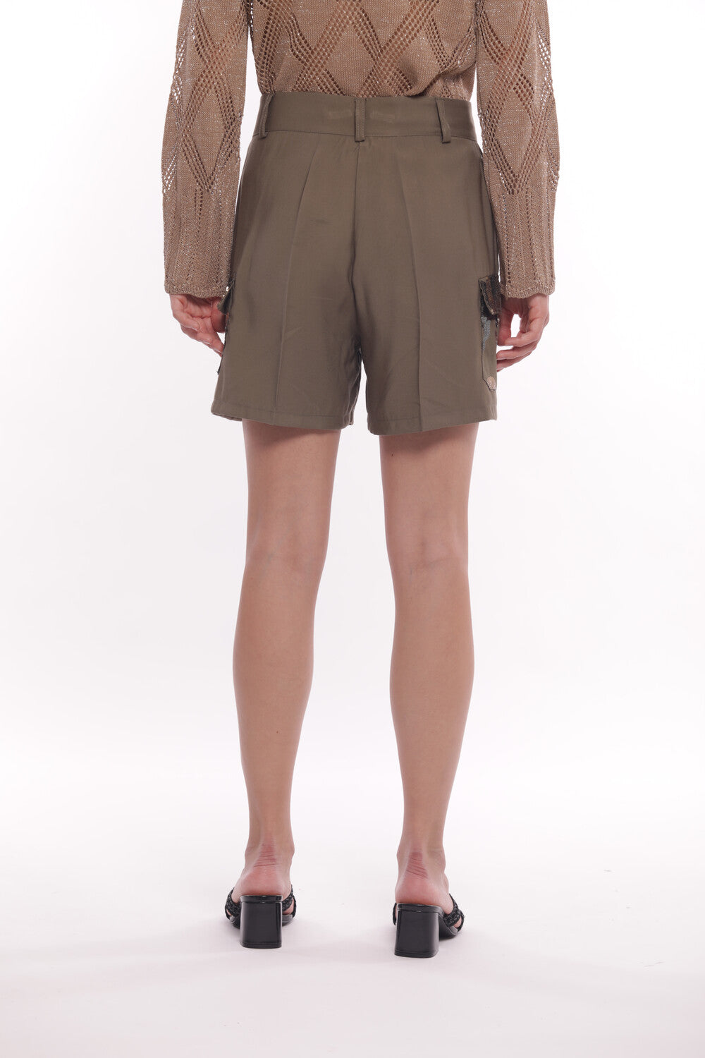 PANTALONE SHORT CON MOTIVO MILITARE IN PAILLETTES