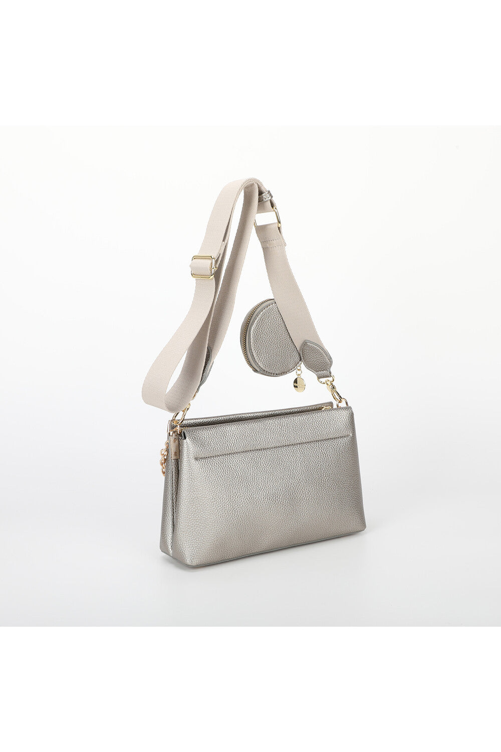 BORSA A TRACOLLA CON DETTAGLIO APPESO