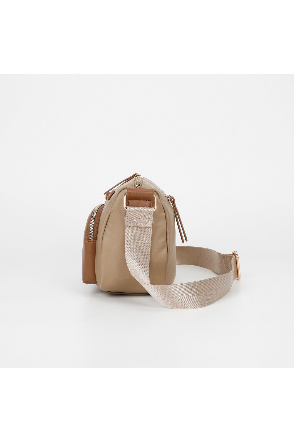 BORSA A TRACOLLA IN NYLON CON DETTAGLI IN PU