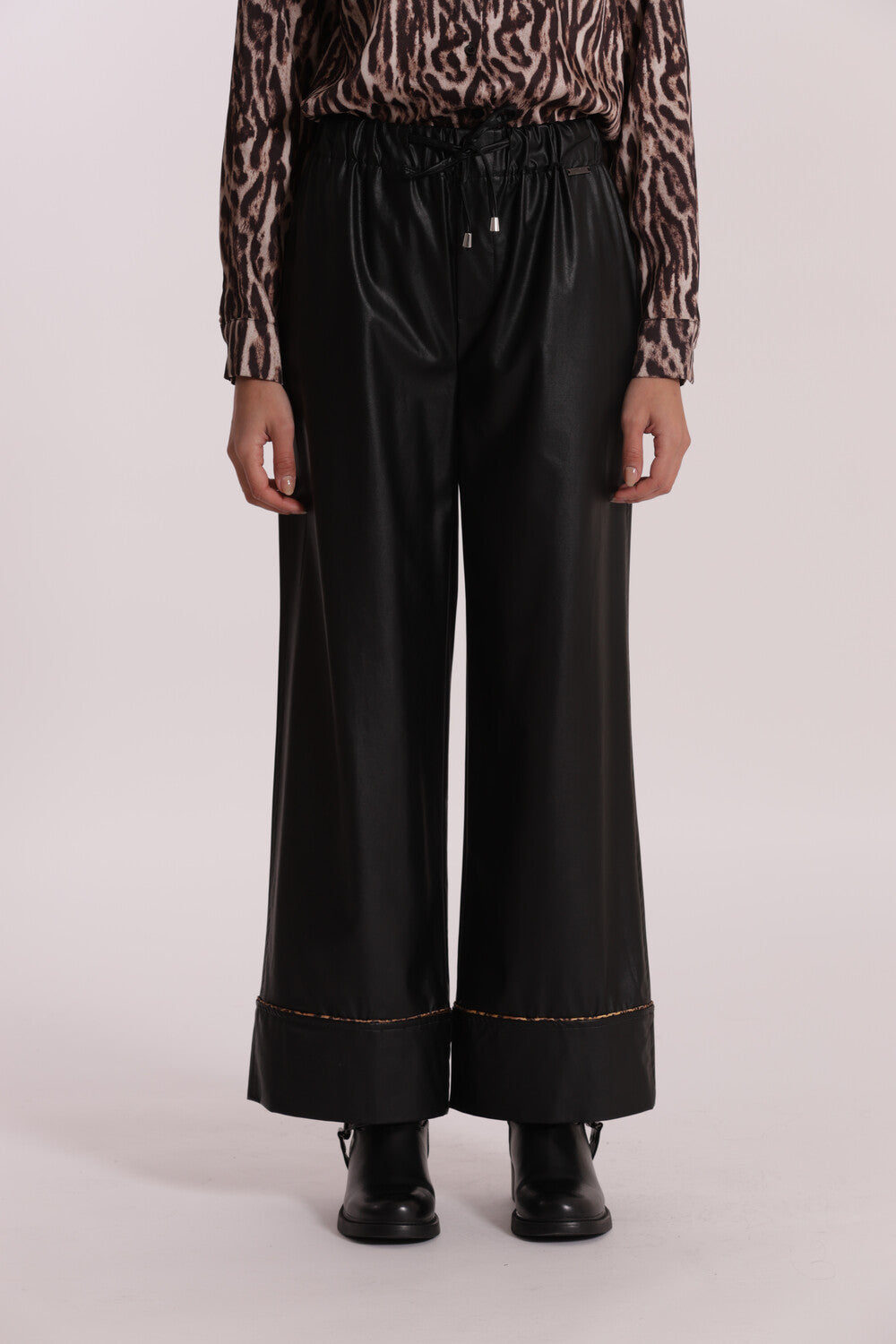 PANTALONE PALAZZO IN SIMIL PELLE CON DETTAGLIO ANIMALIER