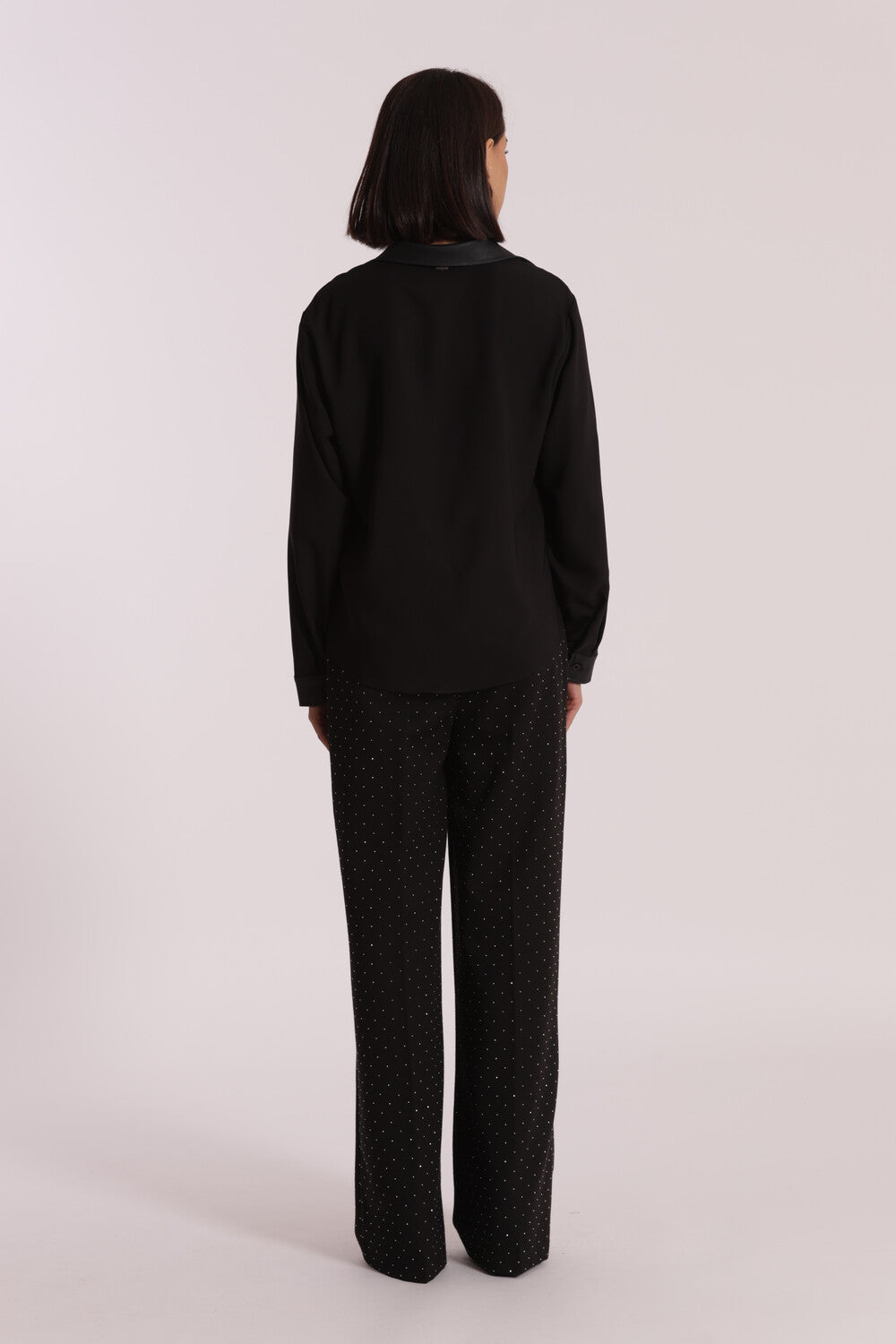 PANTALONE PALAZZO CON APPLICAZIONE DI STRASS