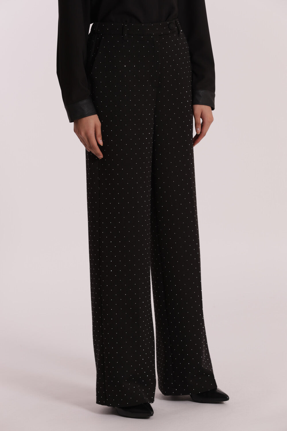 PANTALONE PALAZZO CON APPLICAZIONE DI STRASS