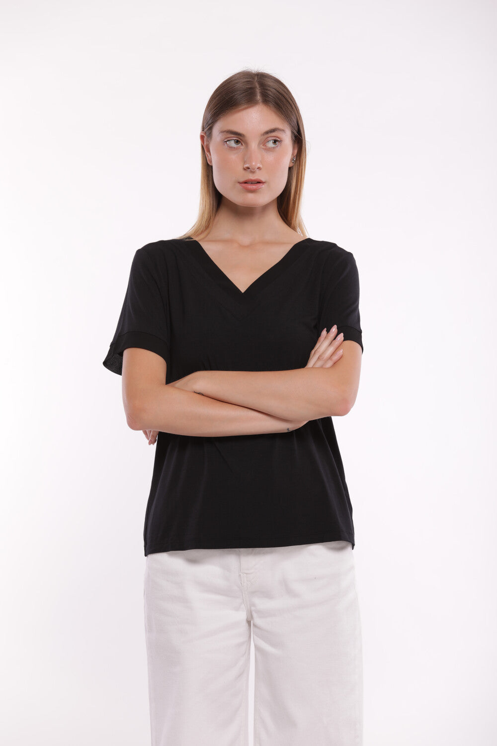 T-SHIRT SCOLLO A V CON DETTAGLI IN GEORGETTE