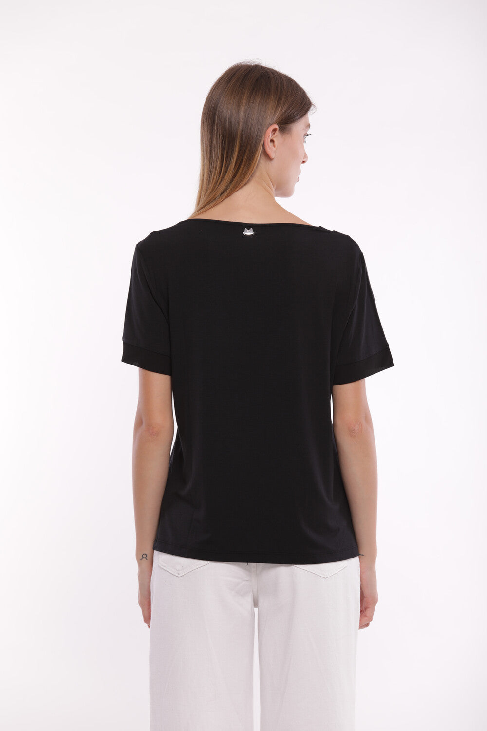T-SHIRT SCOLLO A V CON DETTAGLI IN GEORGETTE