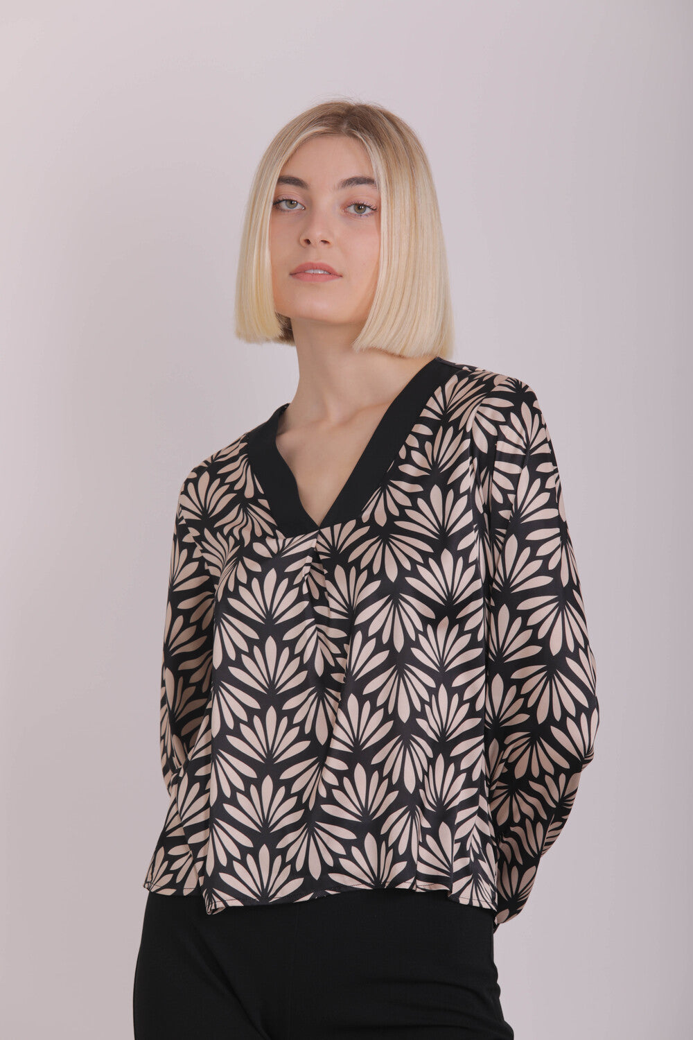 BLUSA SCOLLO A V FANTASIA FOGLIE