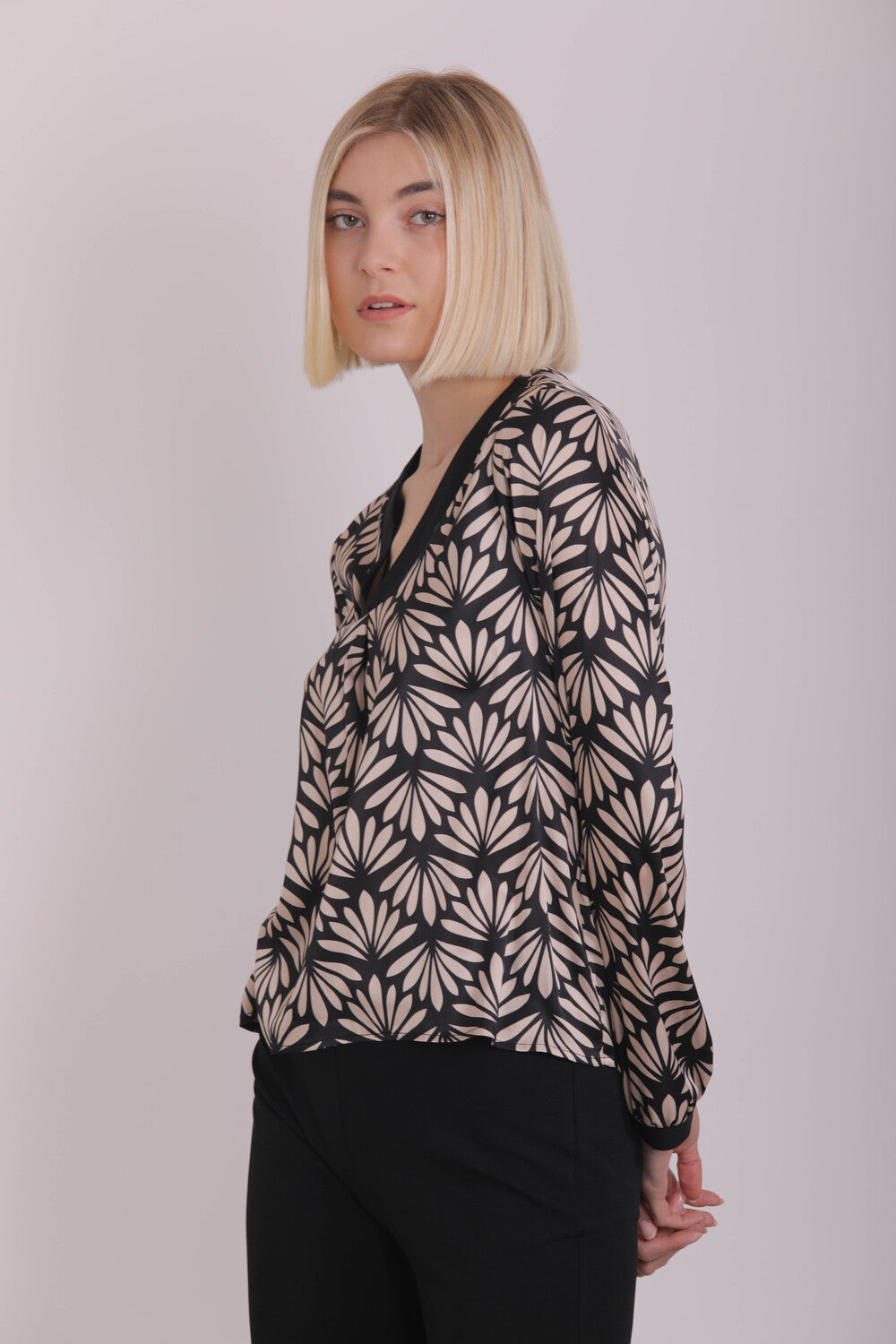 BLUSA SCOLLO A V FANTASIA FOGLIE