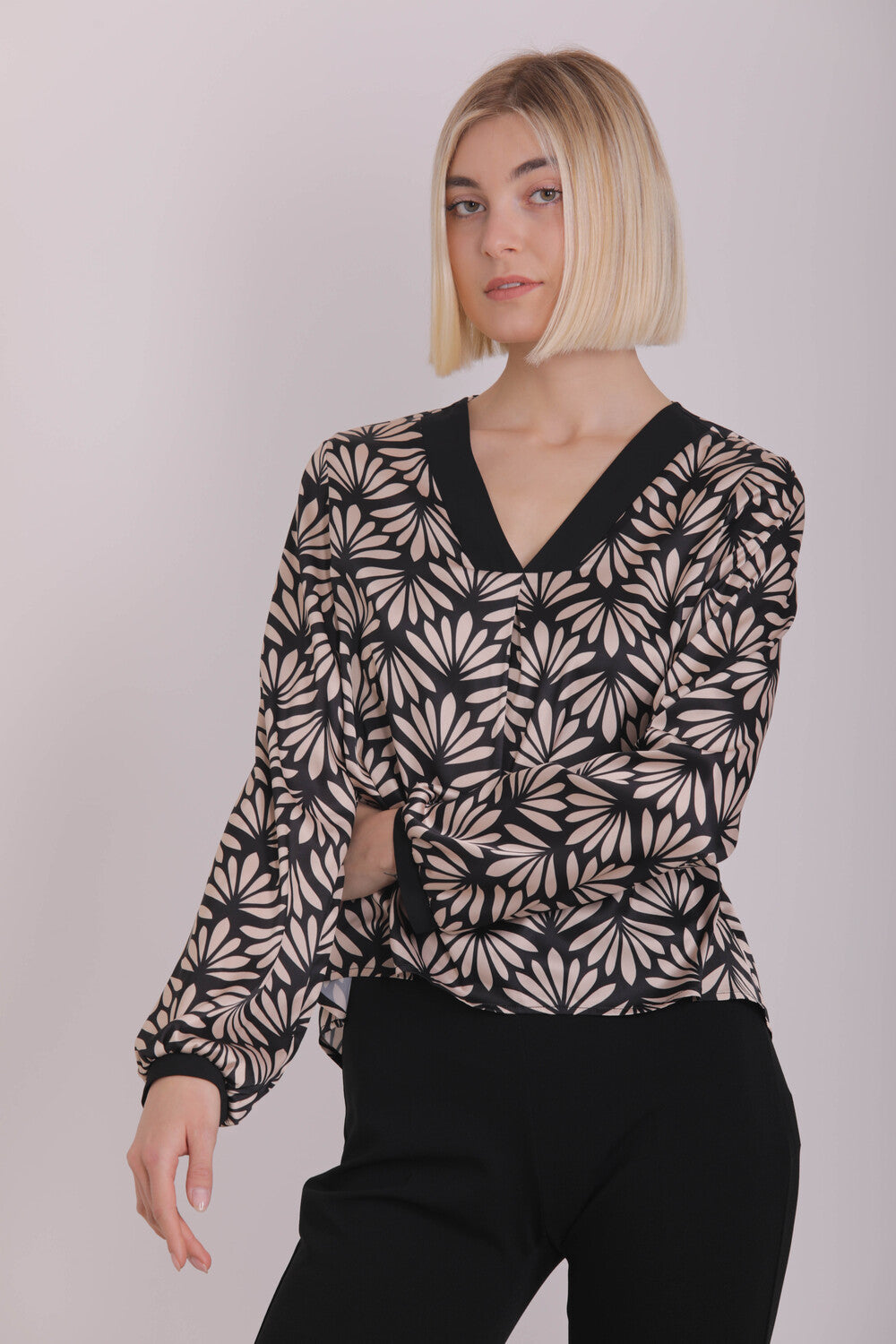 BLUSA SCOLLO A V FANTASIA FOGLIE