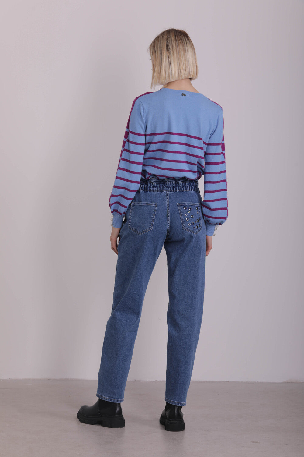 JEANS BAGGY CON OCCHIELLI SU TASCA