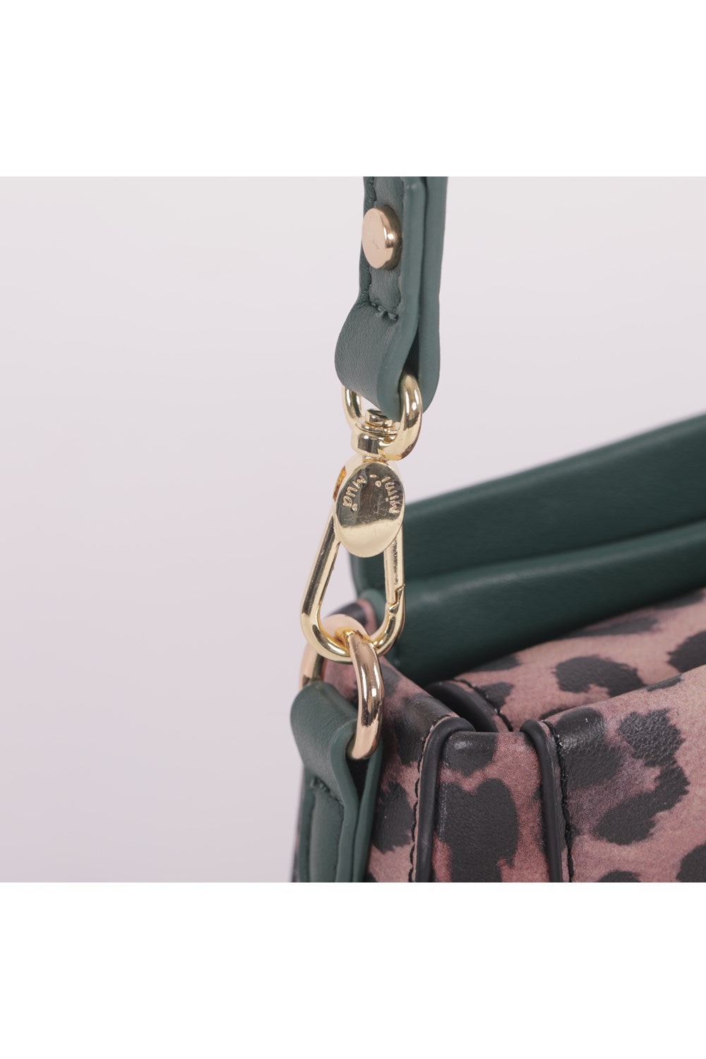 BORSA A TRACOLLA CON STAMPA LEOPARDATA