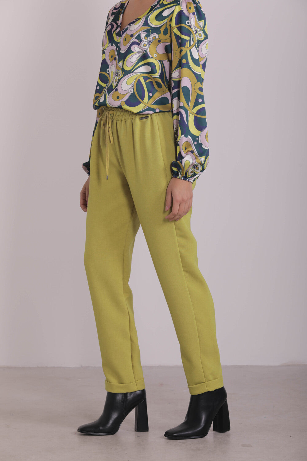 PANTALONE JOGGER IN TESSUTO FIAMMATO