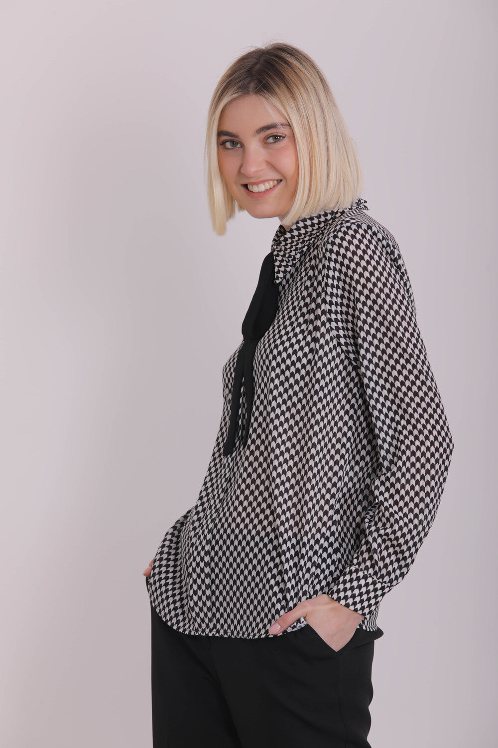 BLUSA CON CRAVATTINA FANTASIA PIED DE POULE