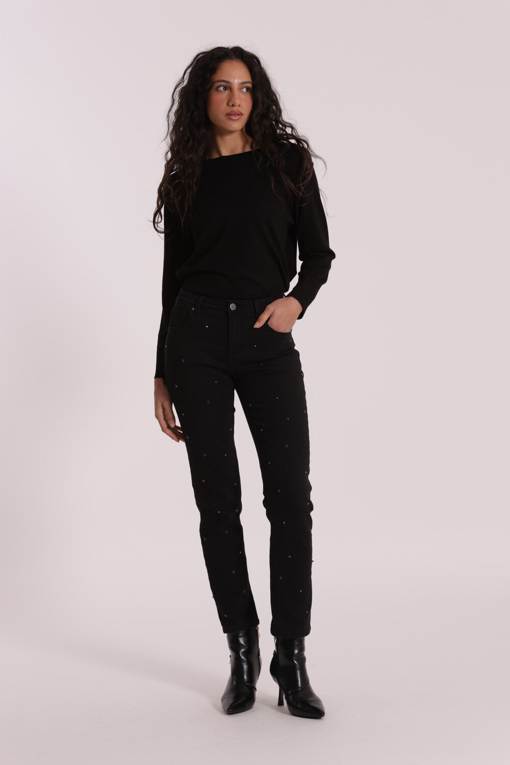 JEANS SIGARETTA CON APPLICAZIONI