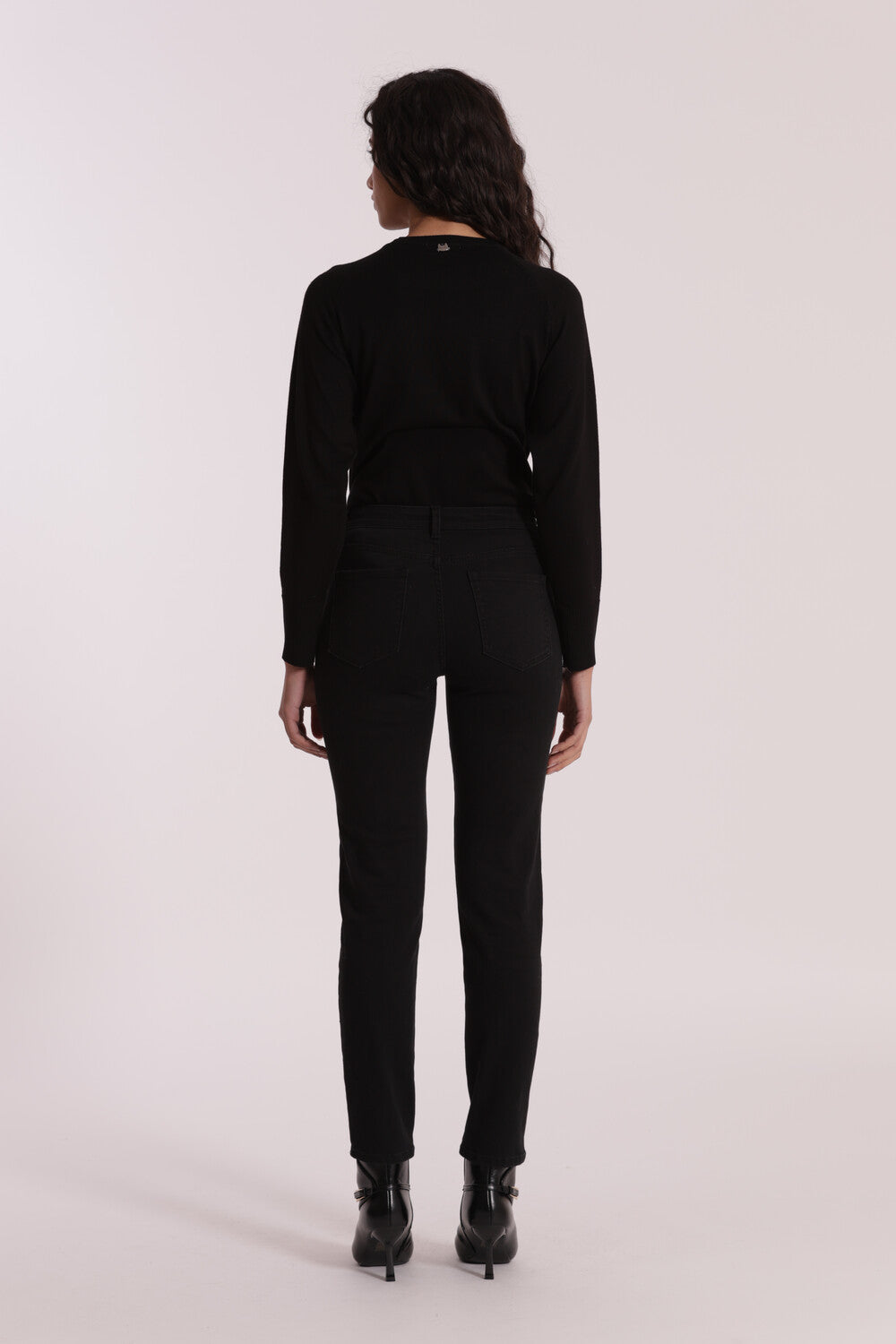 JEANS SIGARETTA CON APPLICAZIONI