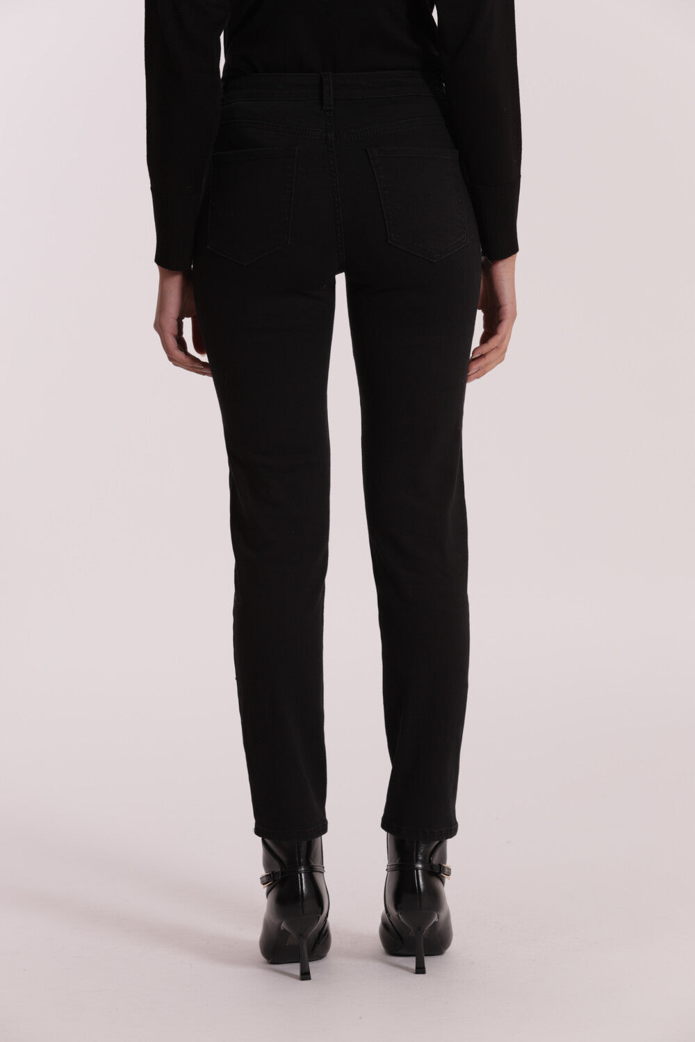 JEANS SIGARETTA CON APPLICAZIONI