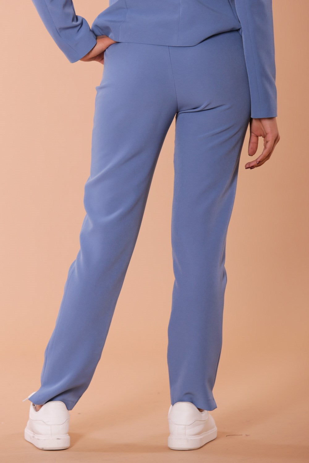 Pantalone a sigaretta