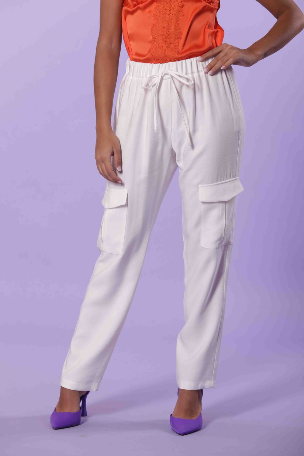 PANTALONE JOGGER CON TASCHE.