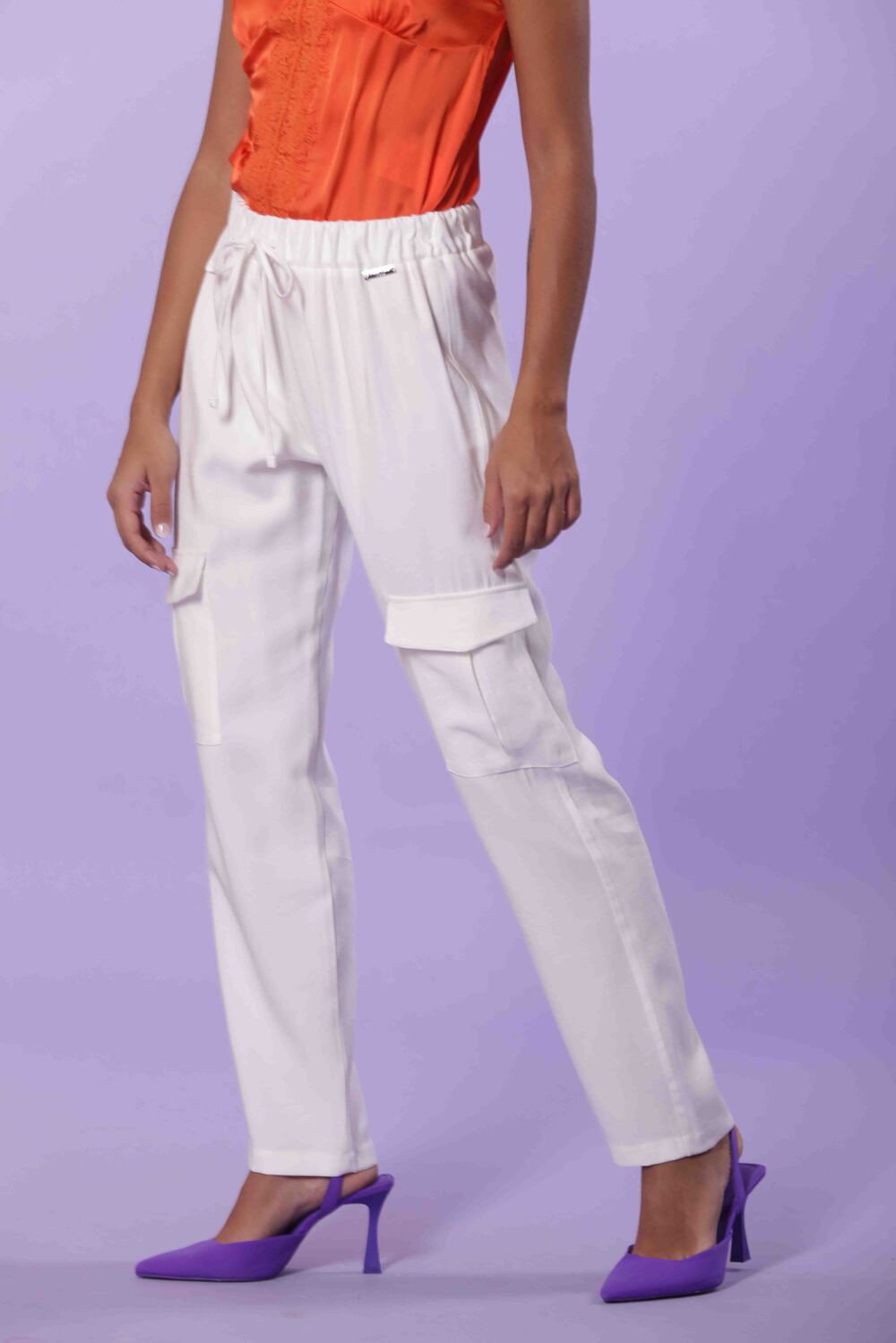 PANTALONE JOGGER CON TASCHE.