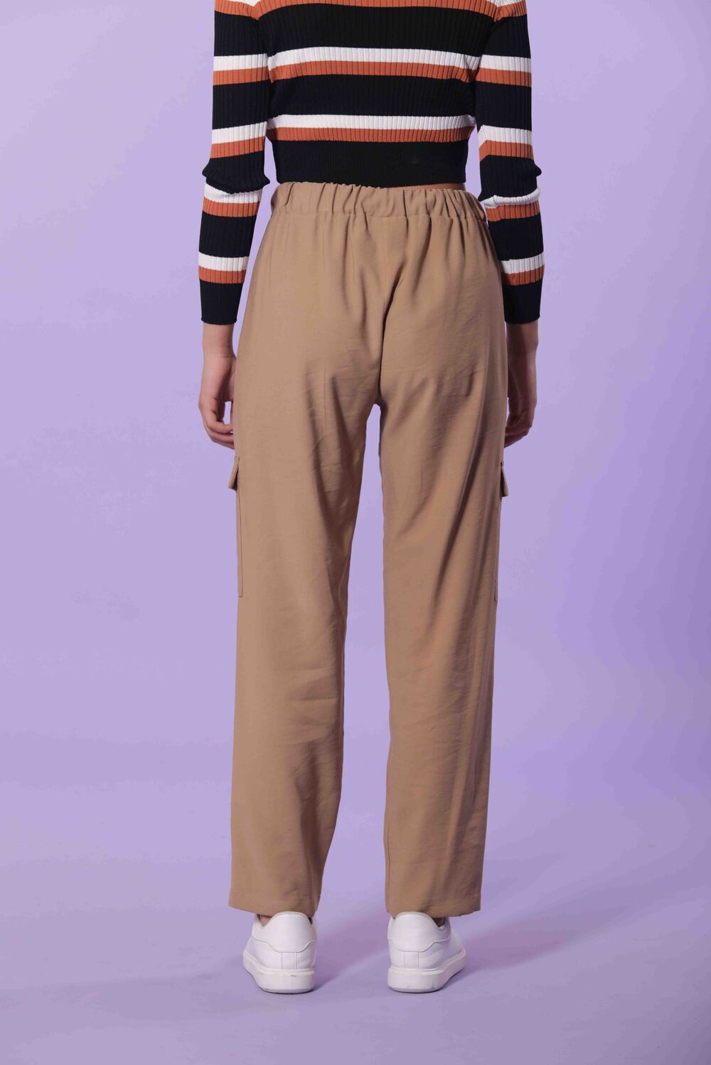 PANTALONE JOGGER CON TASCHE.